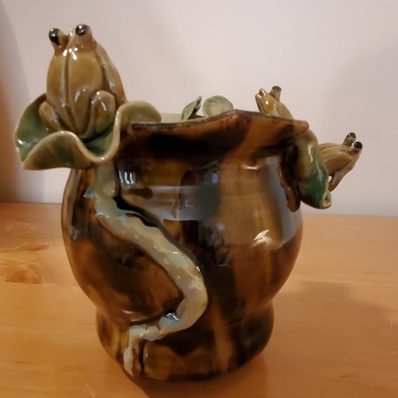 Vintage Majolica style frog vase - Picture 7 of 8